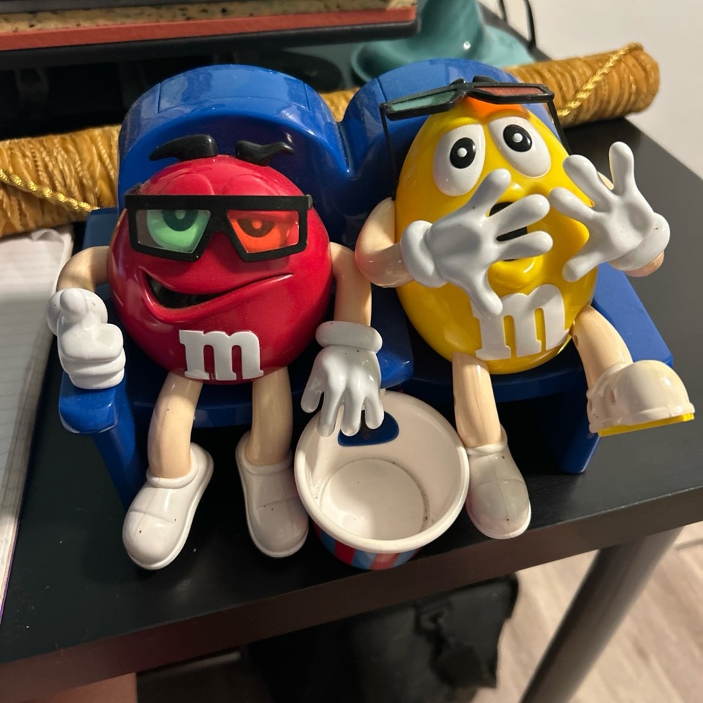 M&M'S Red and Yellow Action Figures Playset
